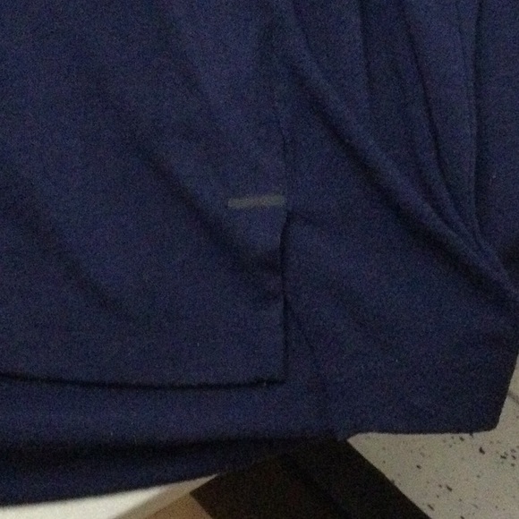 Nike Navy Long Sleeve Elite Basketball Shirt
Excellent condition 
Youth Medium - Picture 7 of 8